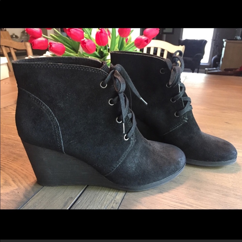 Lucky Brand black booties.Like new. Size 9 women